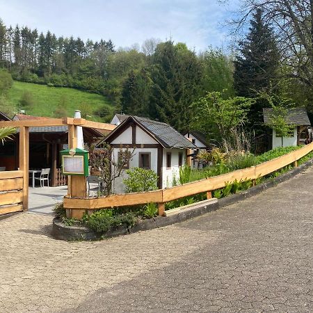 Hotel-Restaurant Theis-Muehle Biersdorf Eksteriør billede