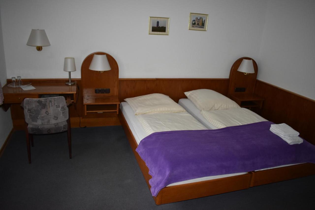 Hotel-Restaurant Theis-Muehle Biersdorf Eksteriør billede