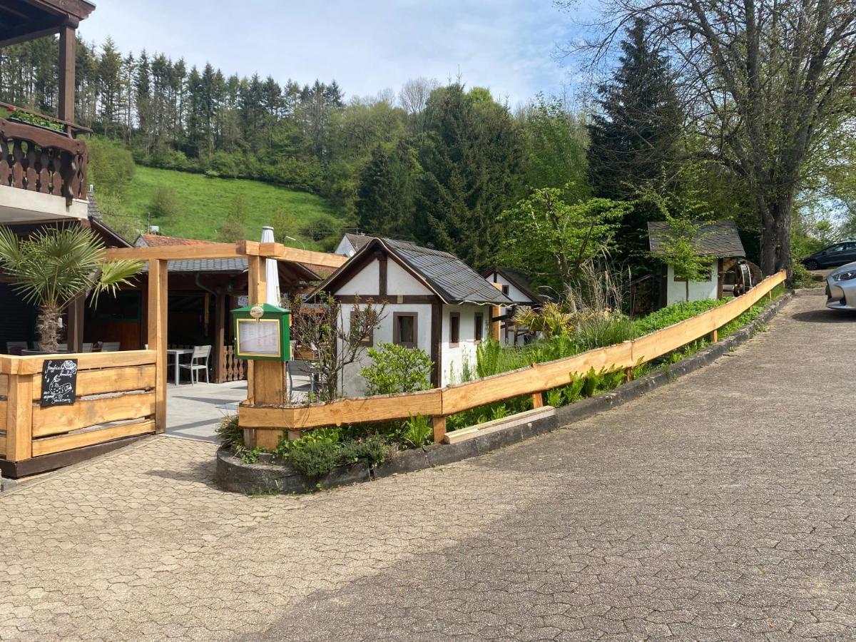 Hotel-Restaurant Theis-Muehle Biersdorf Eksteriør billede