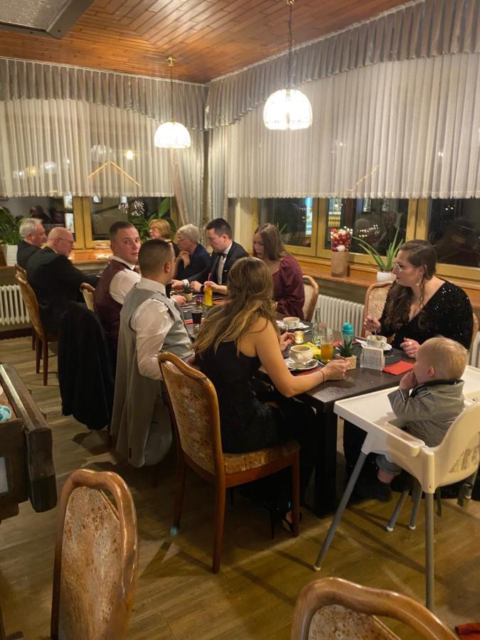 Hotel-Restaurant Theis-Muehle Biersdorf Eksteriør billede
